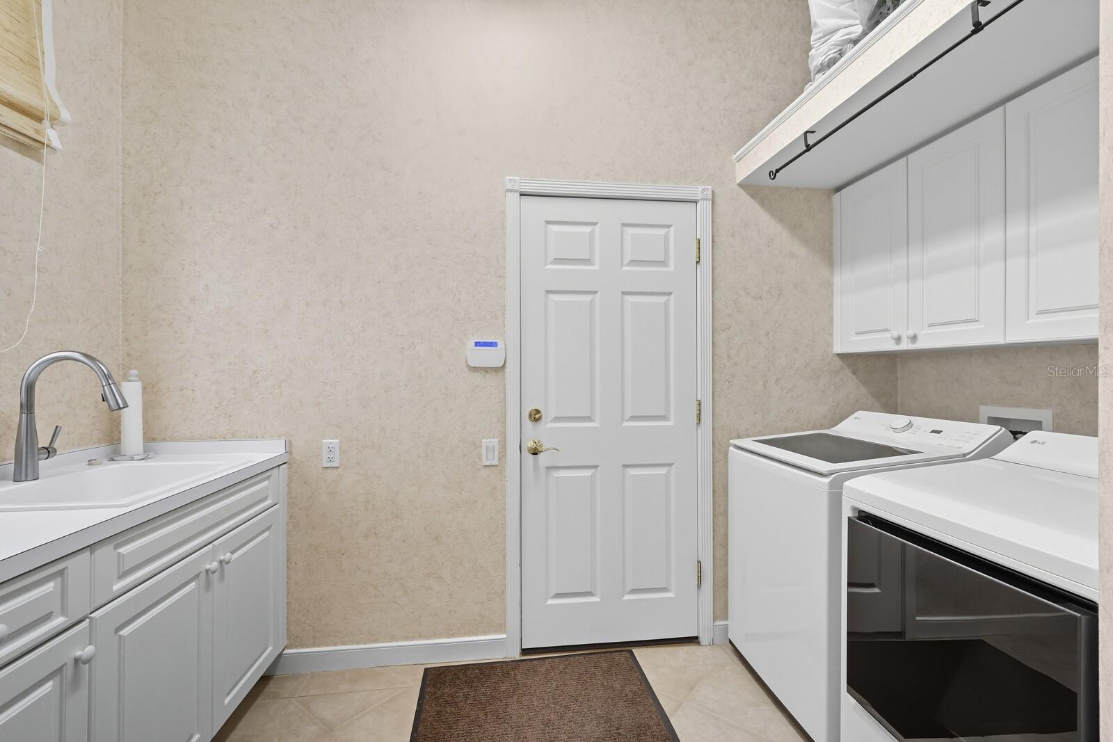 Image 50 of 91 For 8160 Collingwood Court