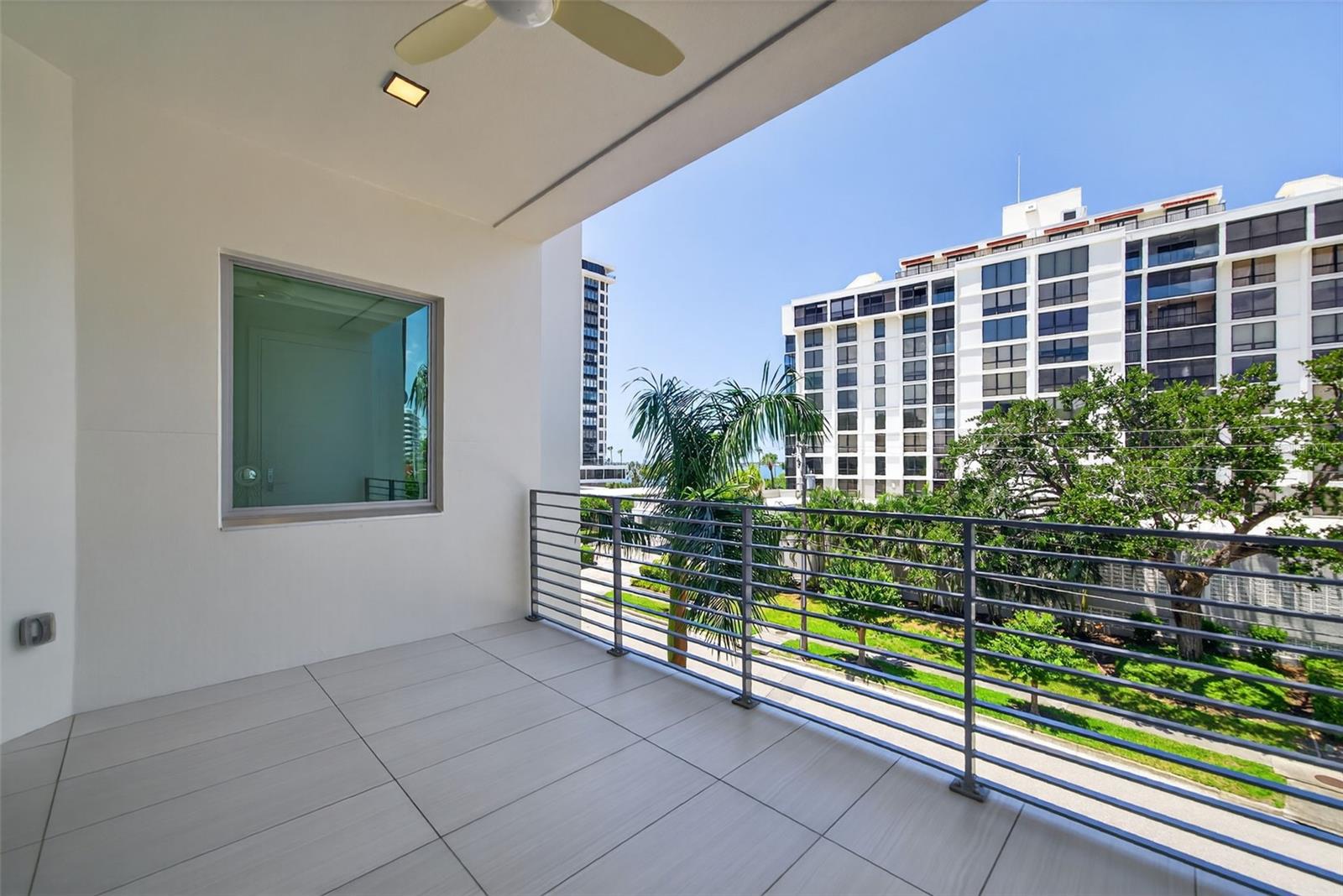 Image 27 of 39 For 711 Palm Avenue 303