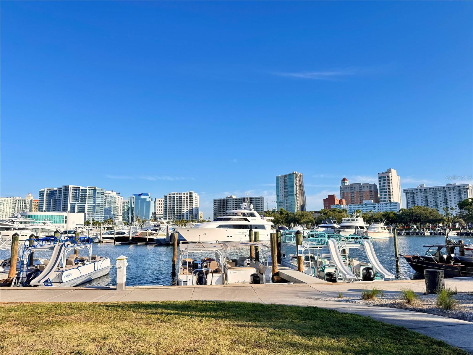 Image 48 of 51 For 711 Palm Avenue 303