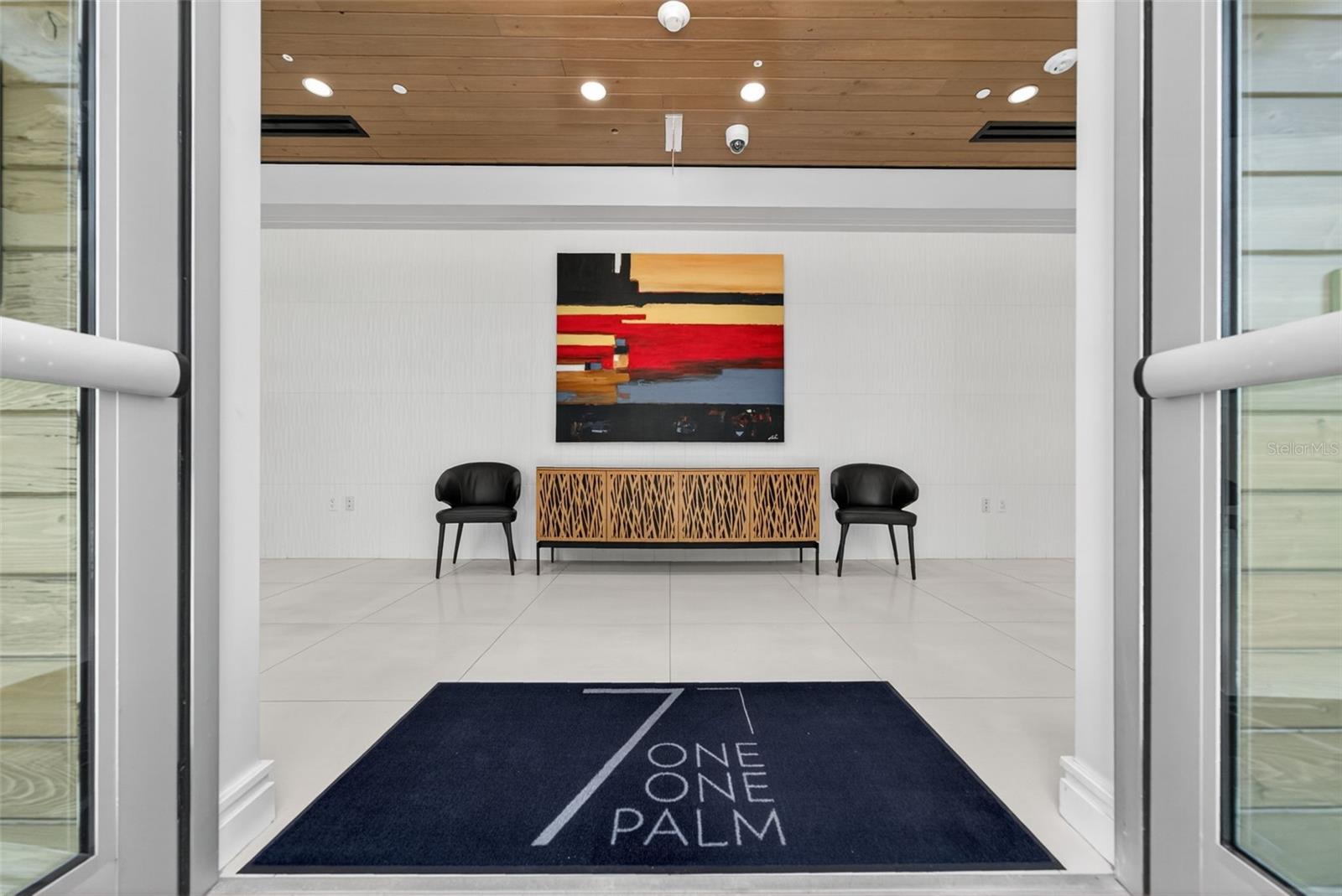 Image 5 of 39 For 711 Palm Avenue 303