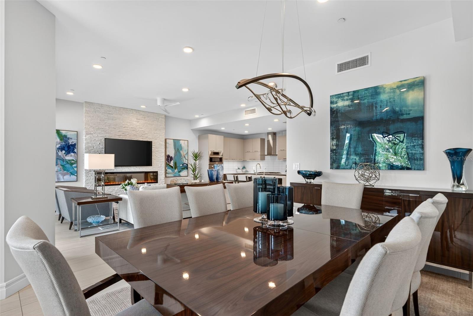 Image 8 of 39 For 711 Palm Avenue 303