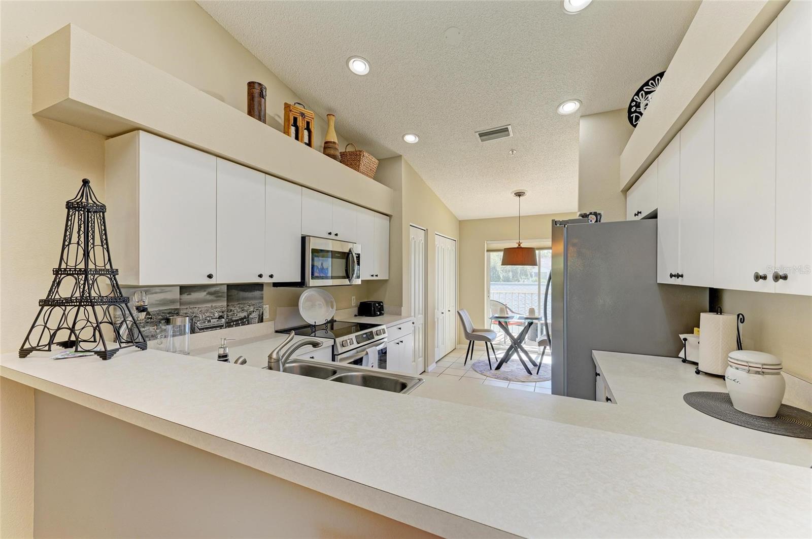 Image 12 of 59 For 9470 High Gate Drive 2222