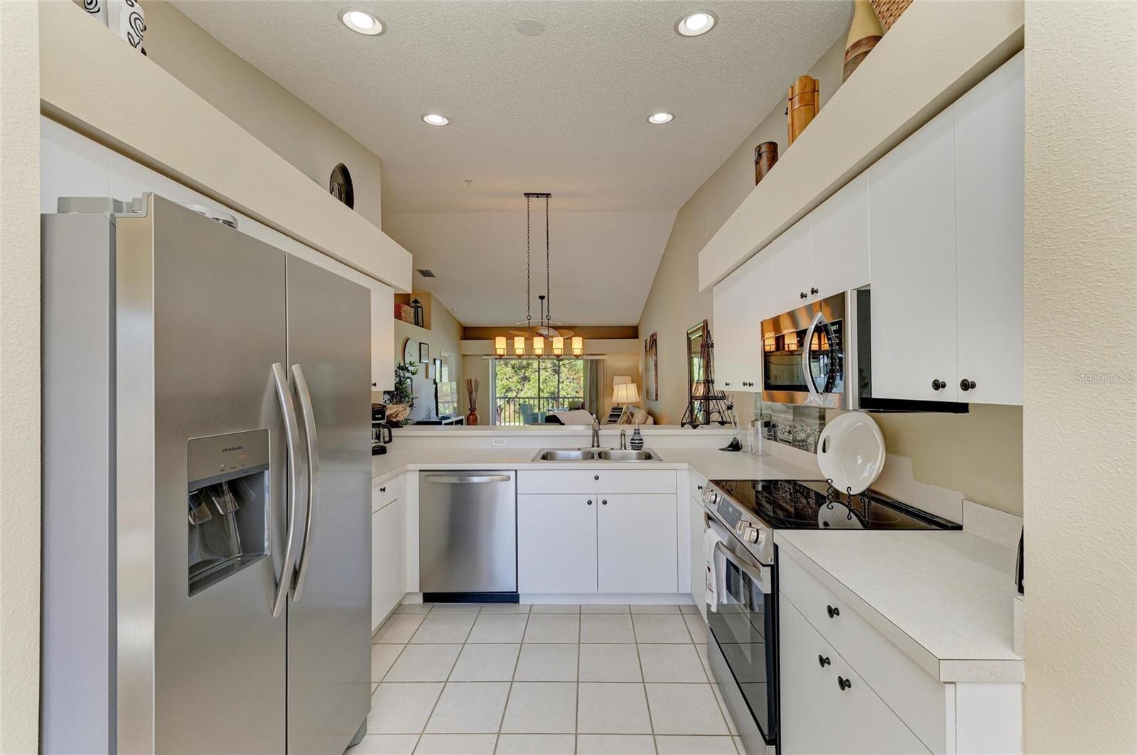 Image 13 of 59 For 9470 High Gate Drive 2222