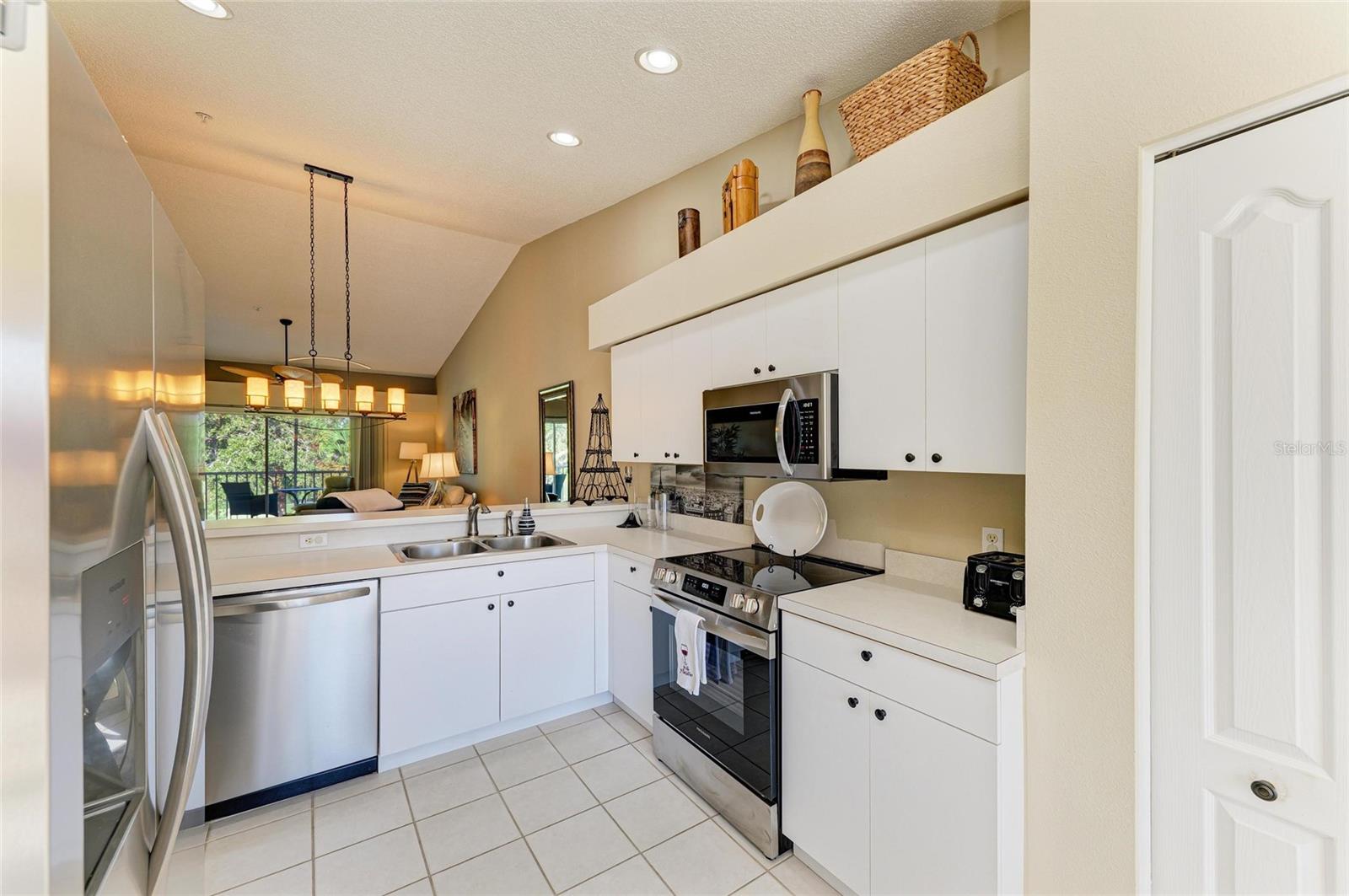 Image 14 of 59 For 9470 High Gate Drive 2222