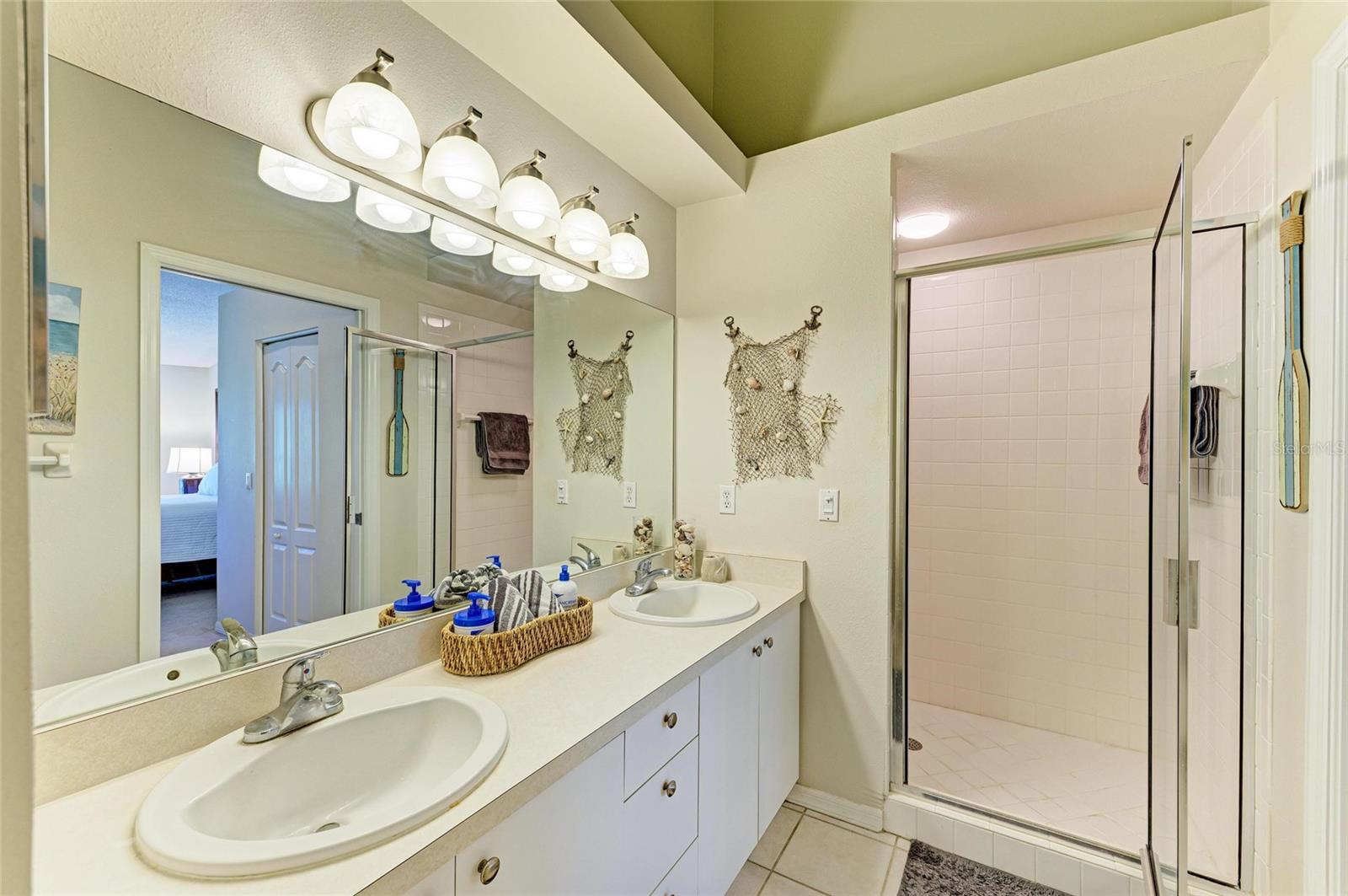 Image 28 of 59 For 9470 High Gate Drive 2222