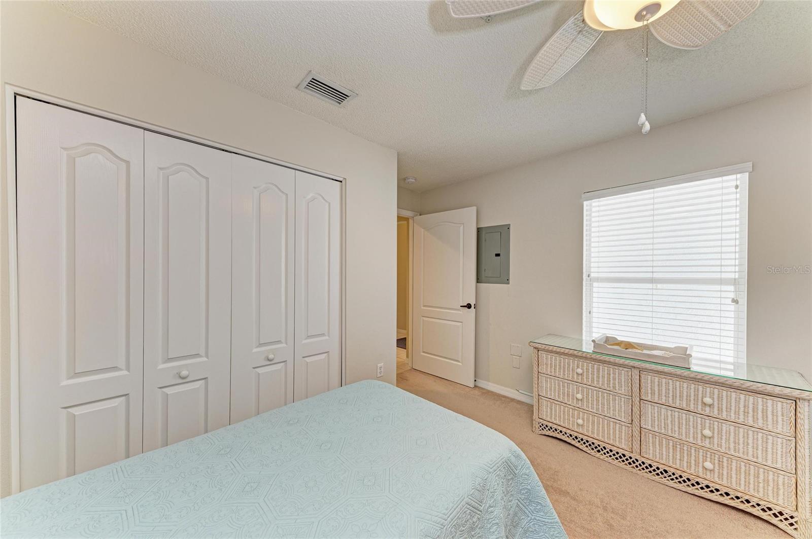 Image 34 of 59 For 9470 High Gate Drive 2222
