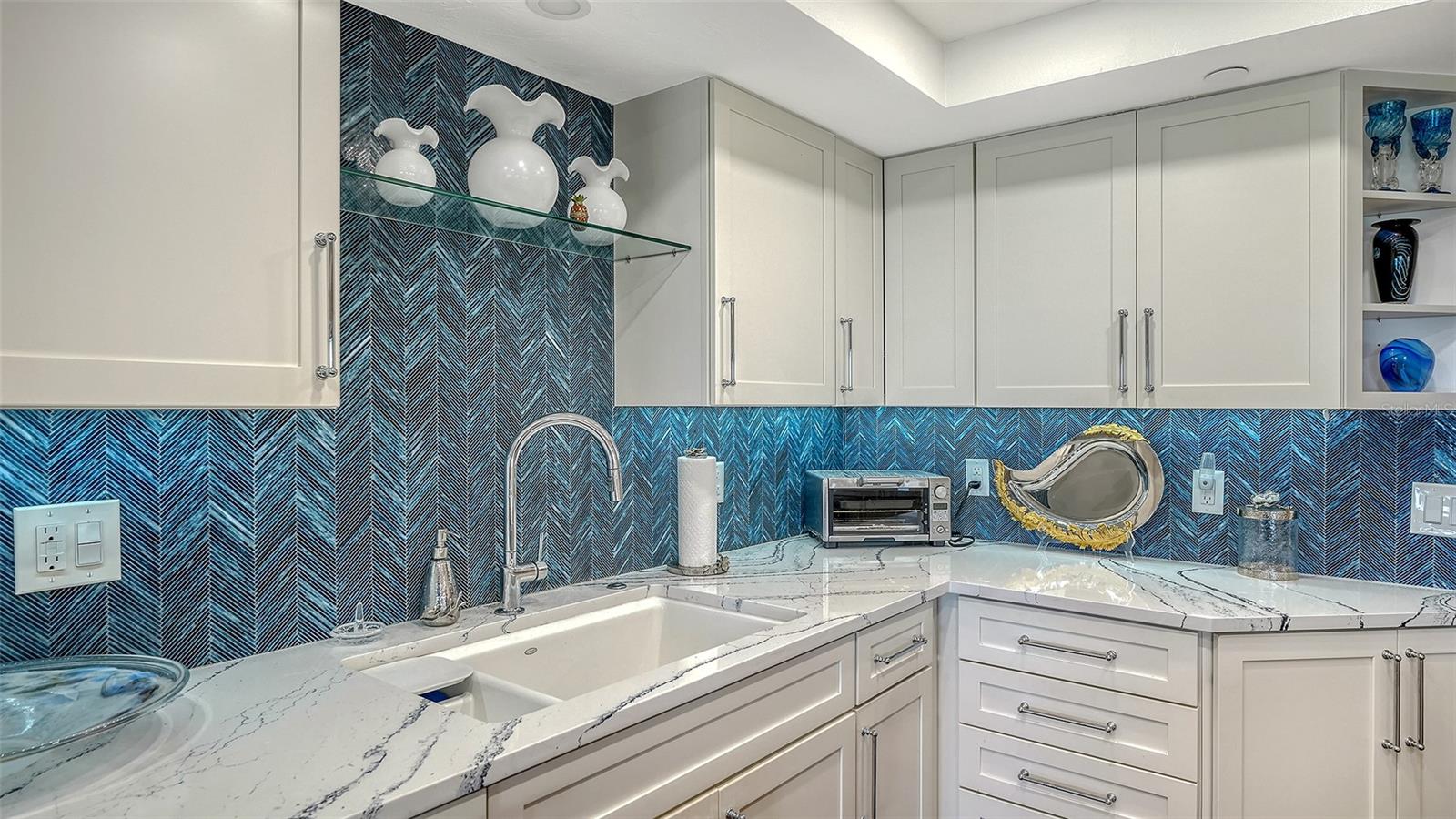 Image 35 of 66 For 1100 Benjamin Franklin Drive 604