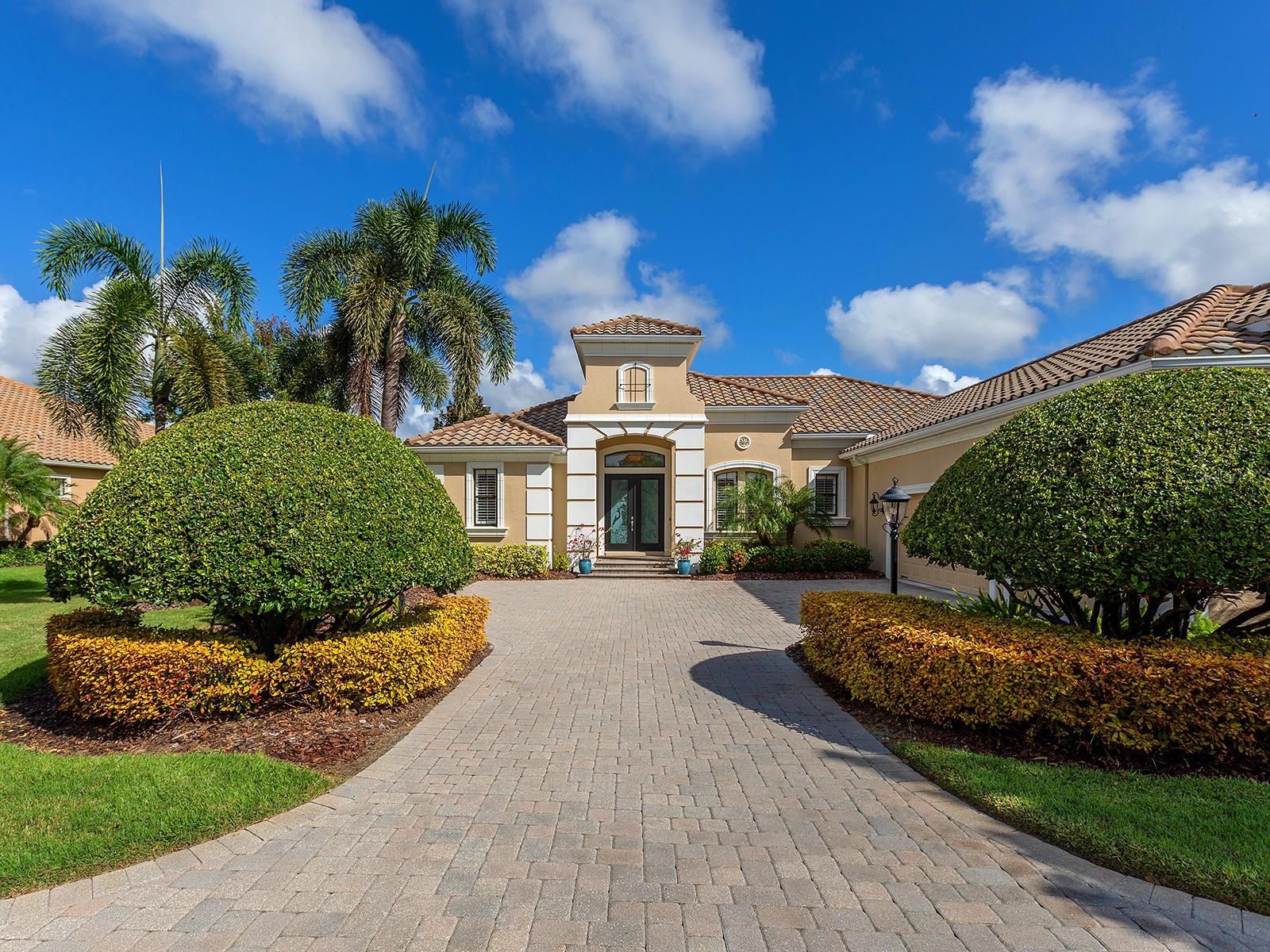 Image 16 of 96 For 15207 Camargo Place