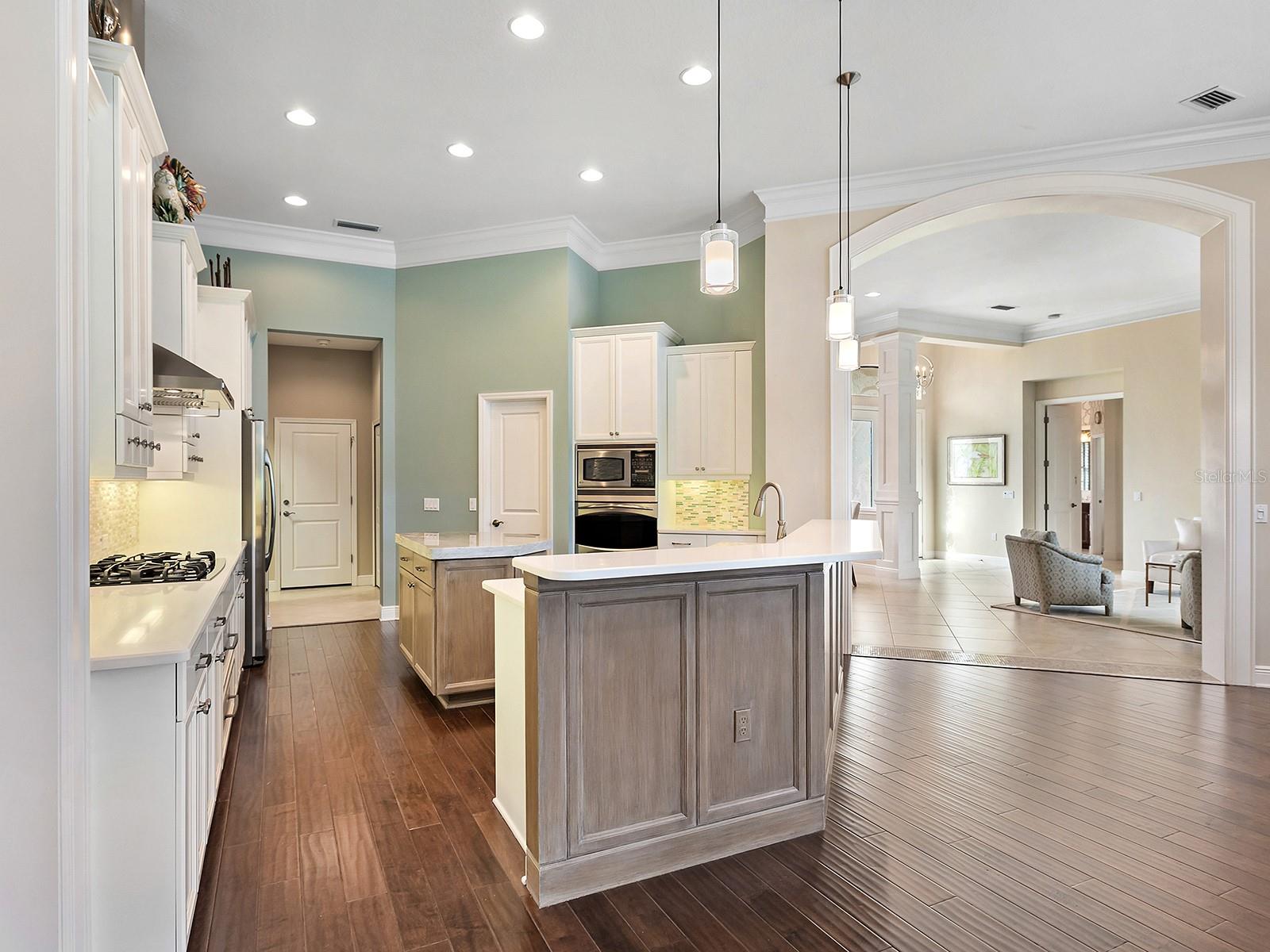 Image 30 of 96 For 15207 Camargo Place