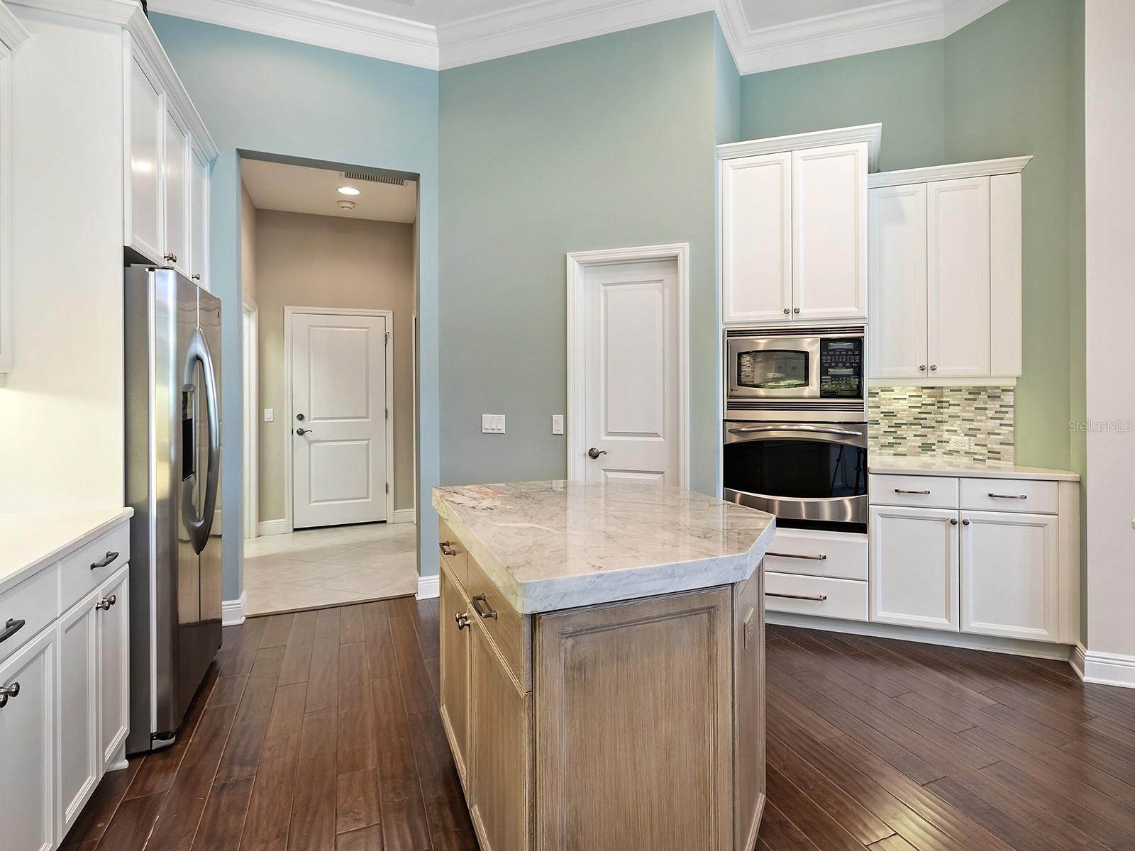 Image 31 of 96 For 15207 Camargo Place