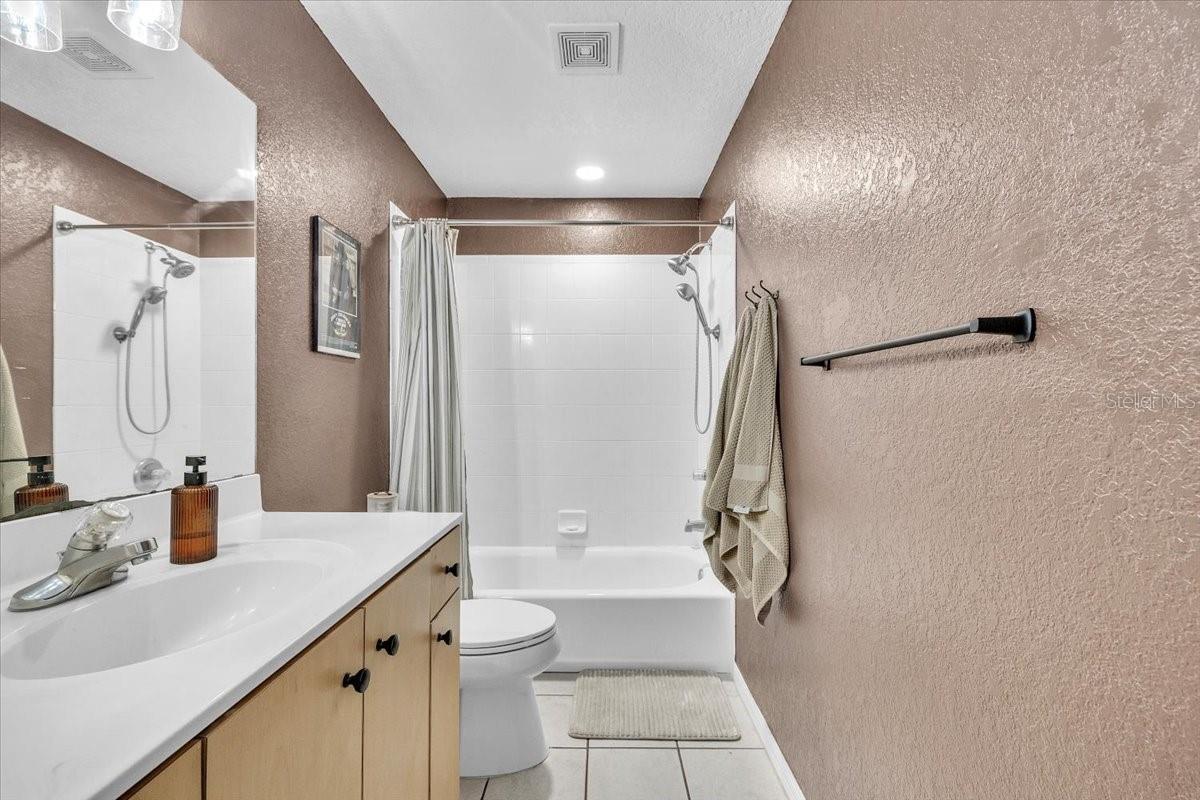 Image 26 of 70 For 2124 Voss Oaks Circle