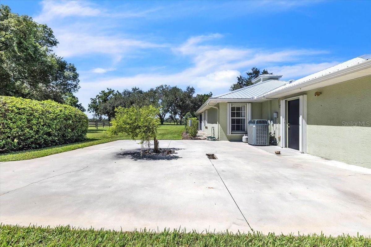 Image 51 of 70 For 2124 Voss Oaks Circle