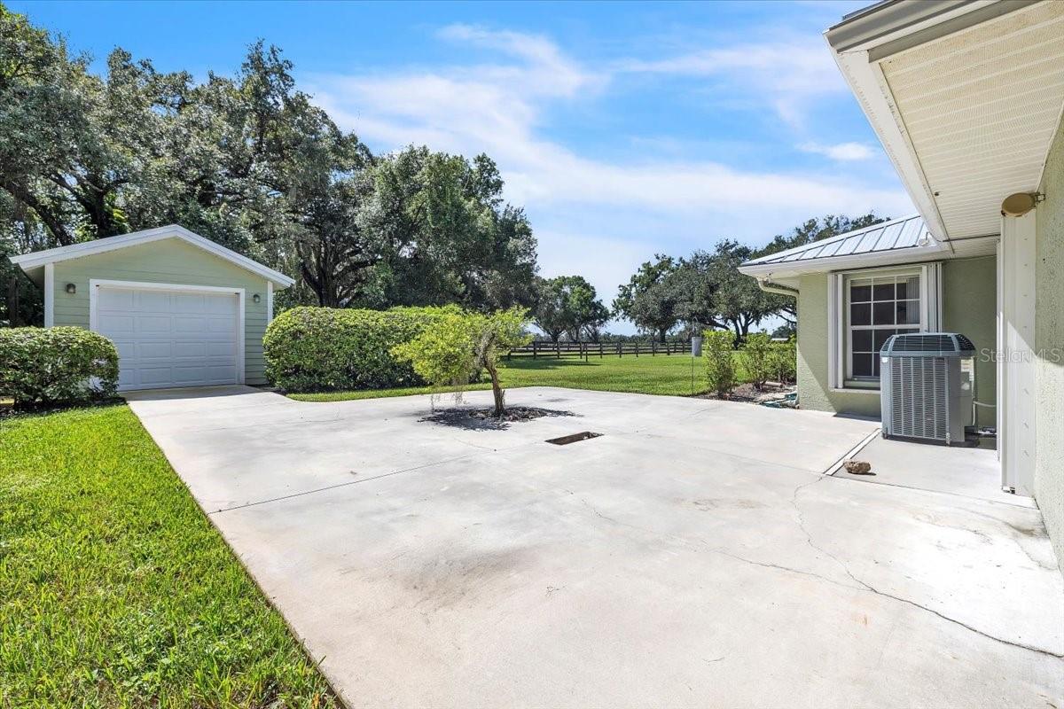 Image 52 of 70 For 2124 Voss Oaks Circle