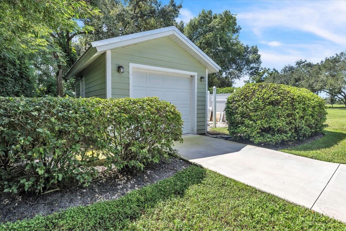 Image 54 of 70 For 2124 Voss Oaks Circle