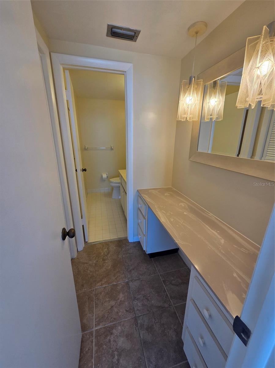 Image 8 of 12 For 7100 Sunshine Skyway Lane S 301