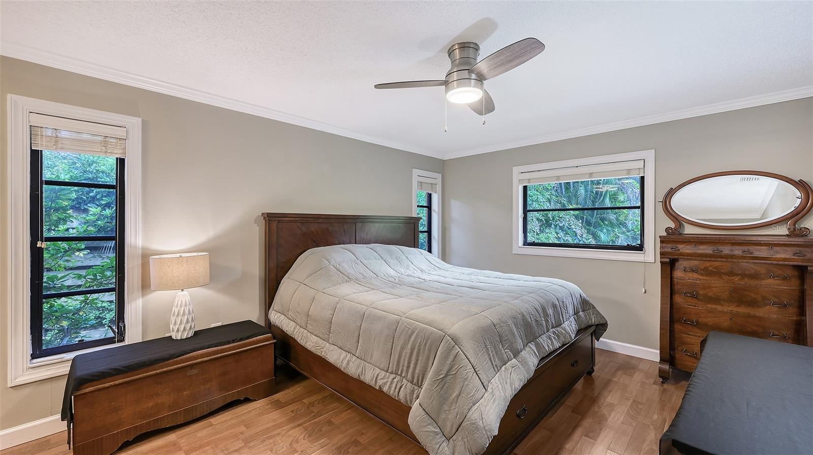 Image 18 of 55 For 4873 Huntleigh Drive