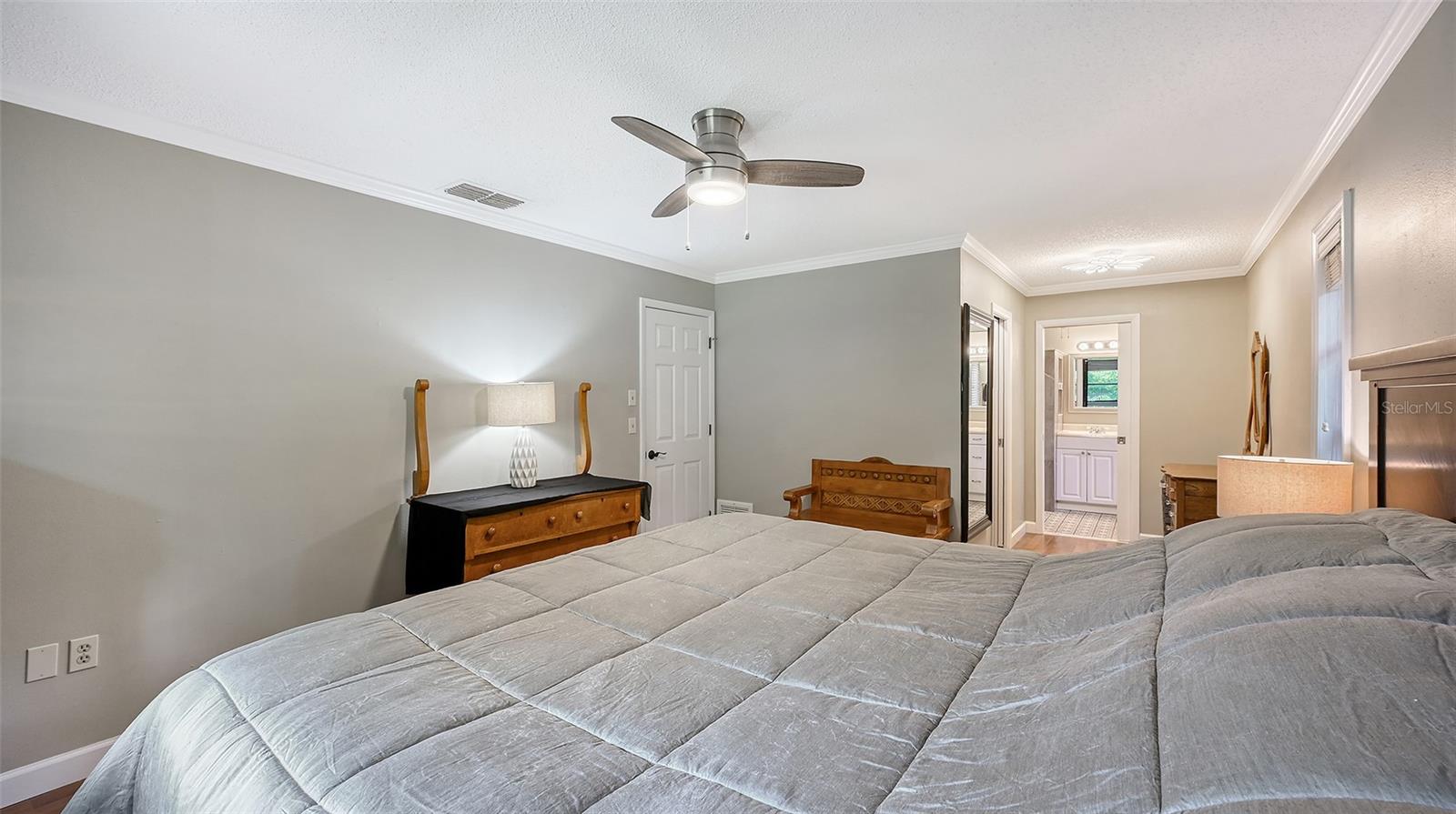 Image 19 of 55 For 4873 Huntleigh Drive