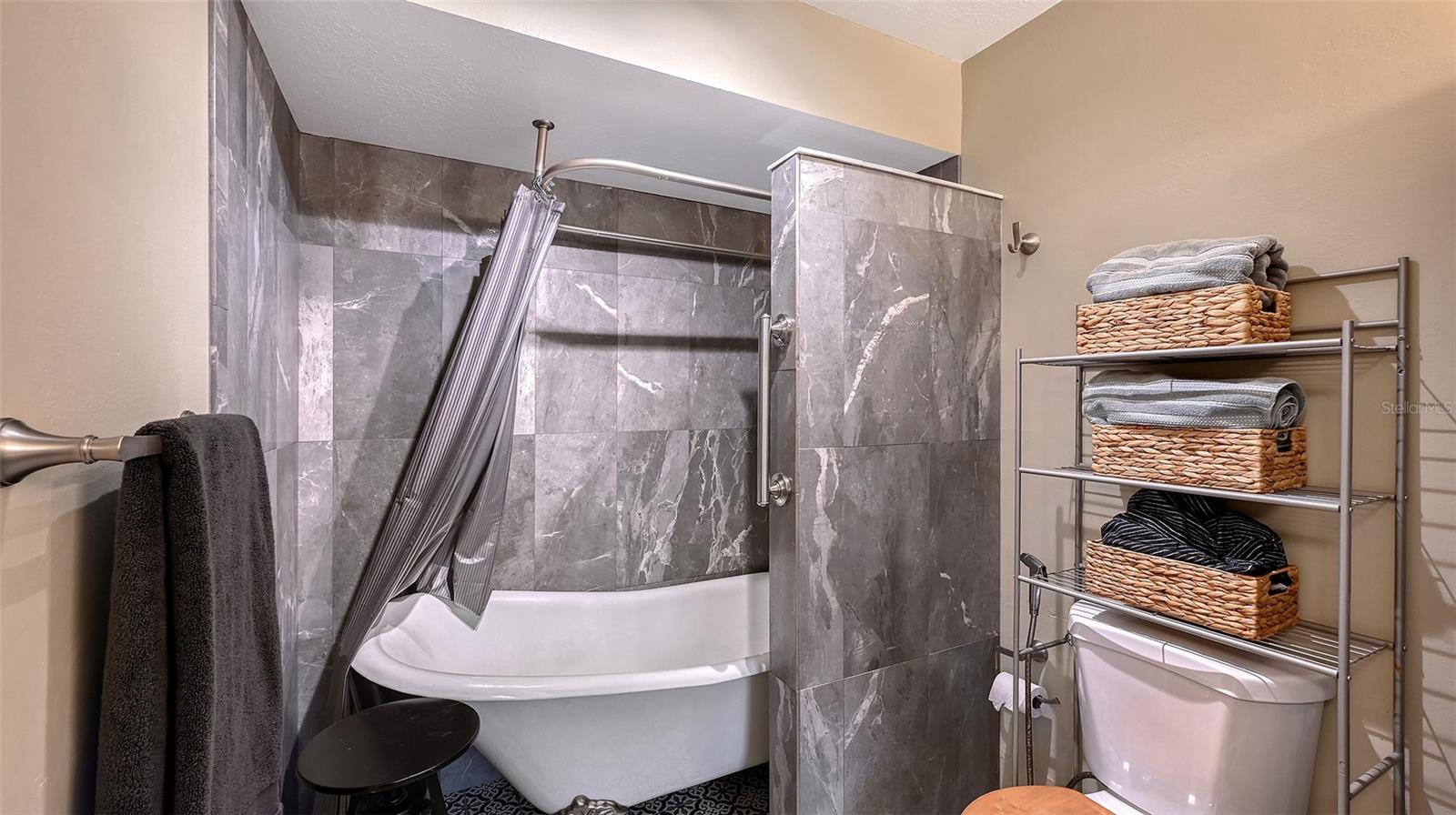 Image 21 of 55 For 4873 Huntleigh Drive