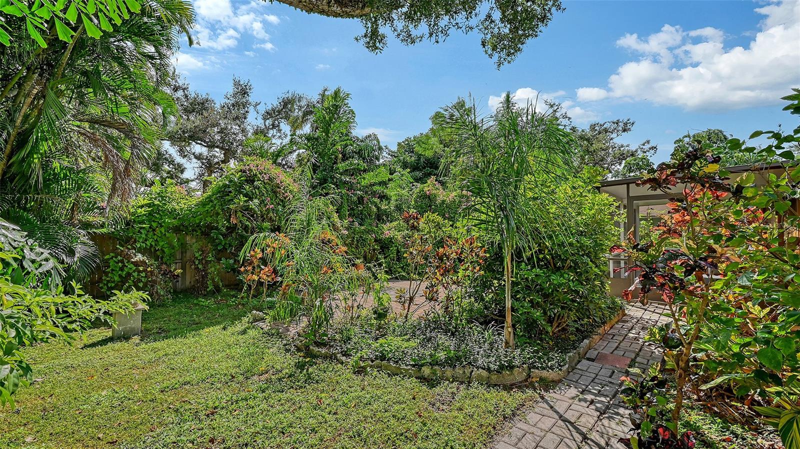 Image 32 of 55 For 4873 Huntleigh Drive