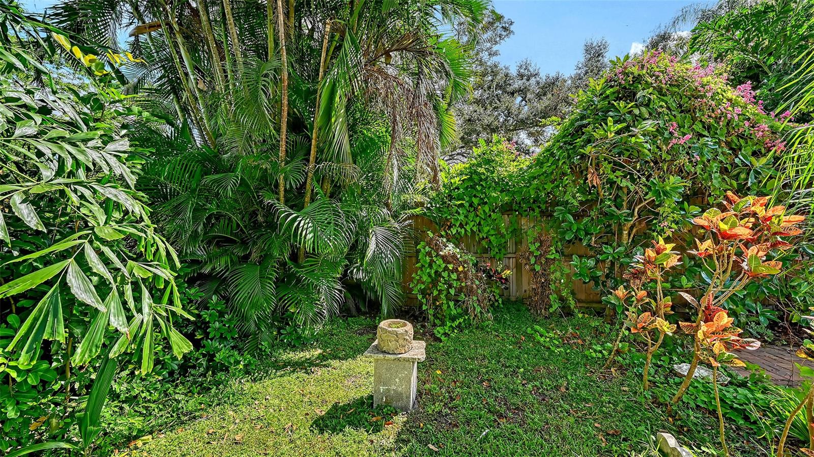 Image 34 of 55 For 4873 Huntleigh Drive