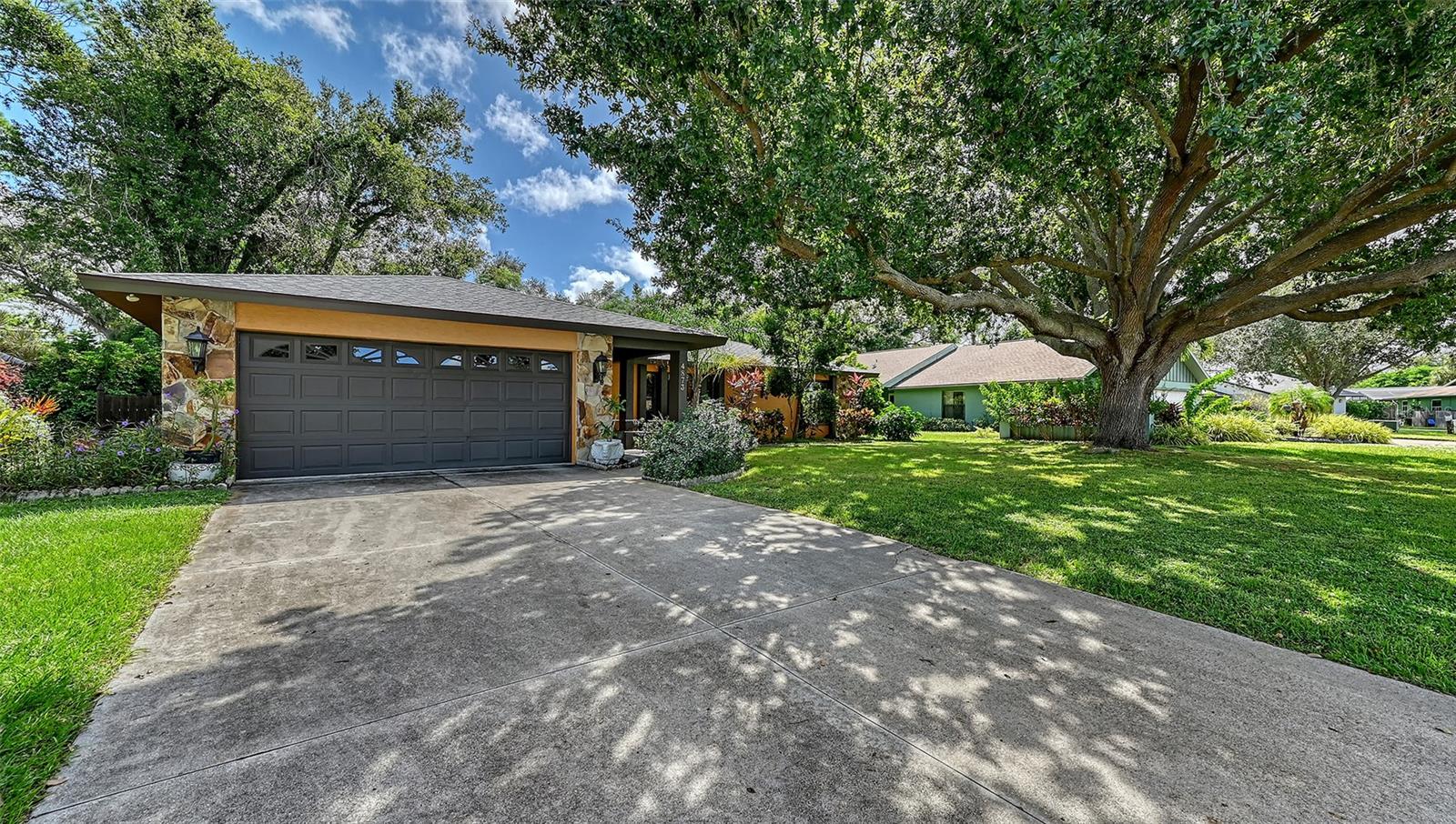 Image 46 of 55 For 4873 Huntleigh Drive