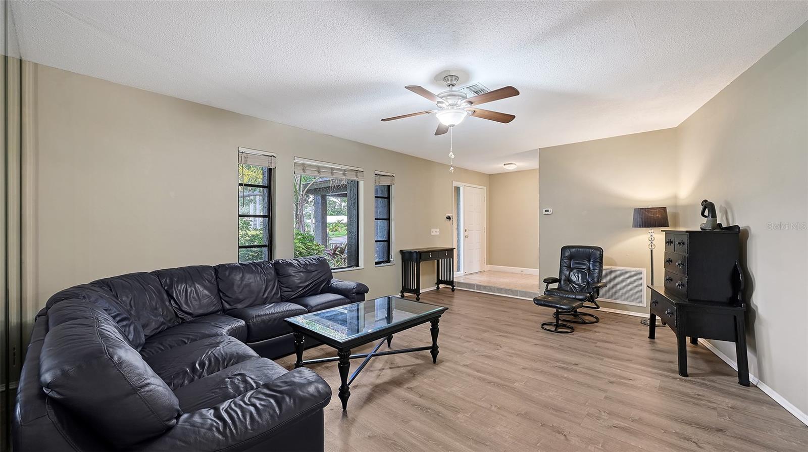 Image 5 of 55 For 4873 Huntleigh Drive