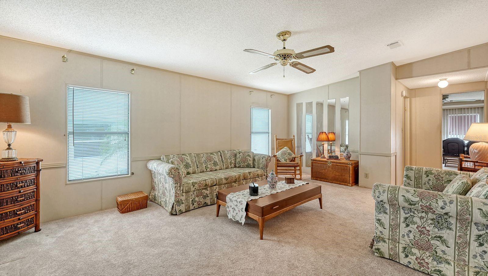 Image 16 of 46 For 85 Southwinds Drive
