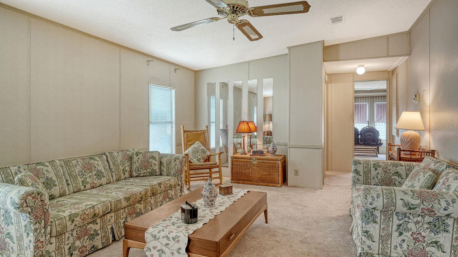 Image 17 of 46 For 85 Southwinds Drive