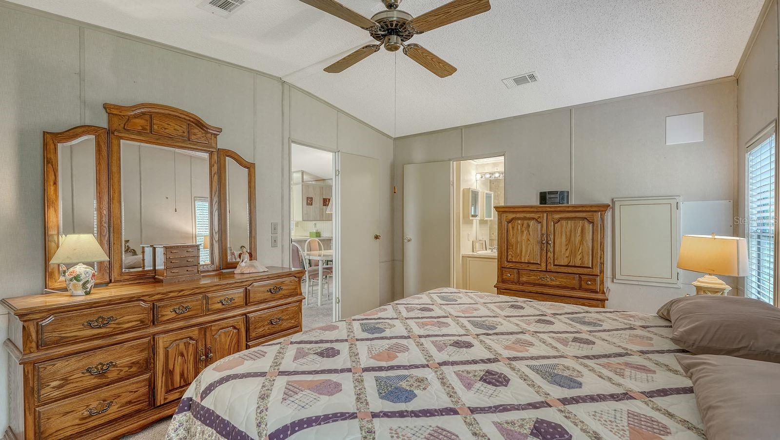 Image 23 of 46 For 85 Southwinds Drive