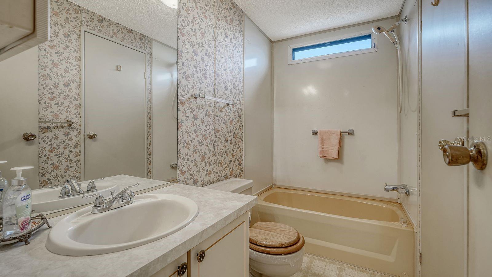 Image 32 of 46 For 85 Southwinds Drive
