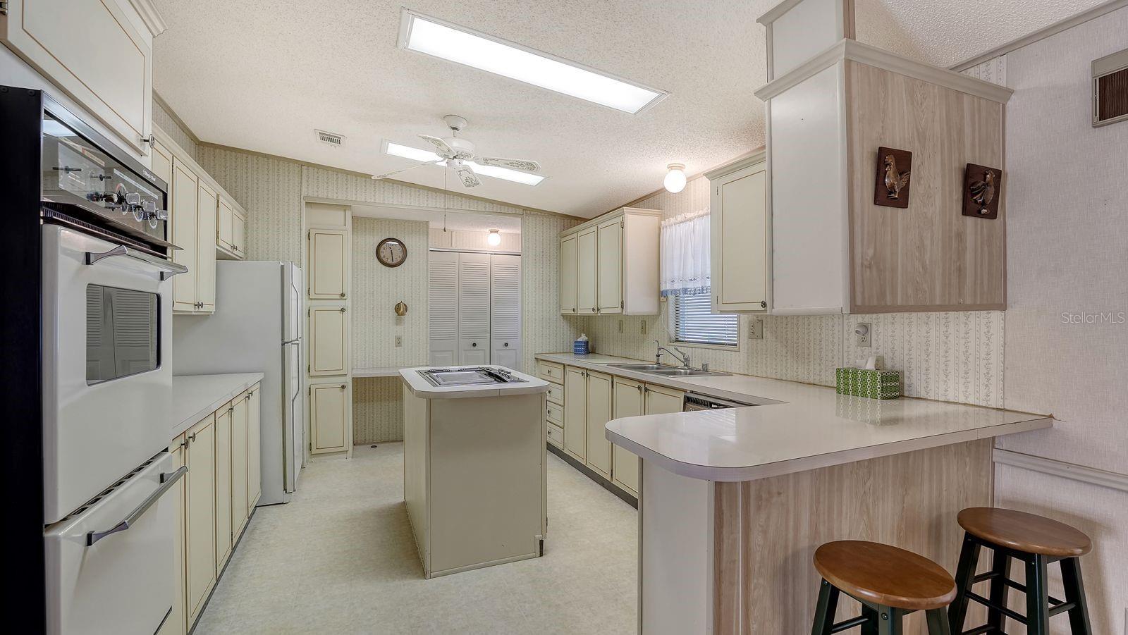 Image 9 of 46 For 85 Southwinds Drive