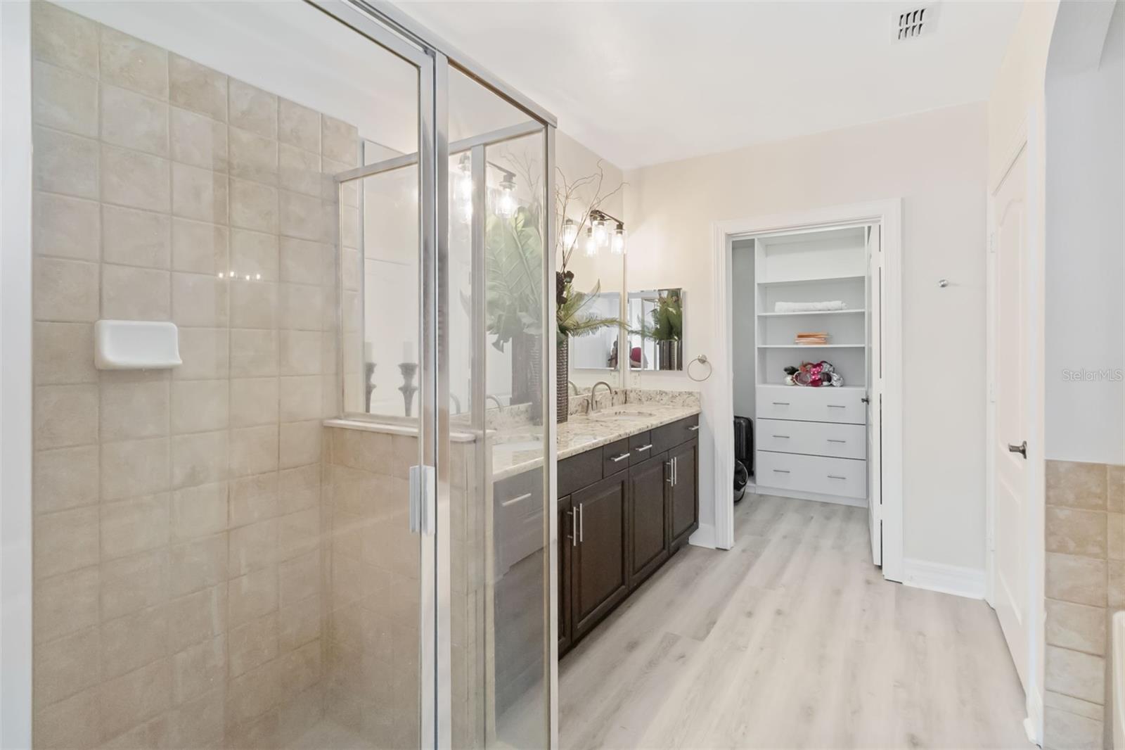 Image 15 of 37 For 515 Mirasol Circle 106