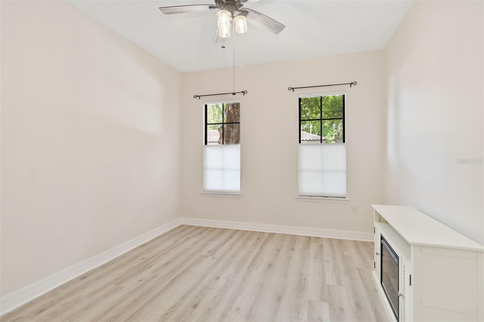 Image 22 of 37 For 515 Mirasol Circle 106