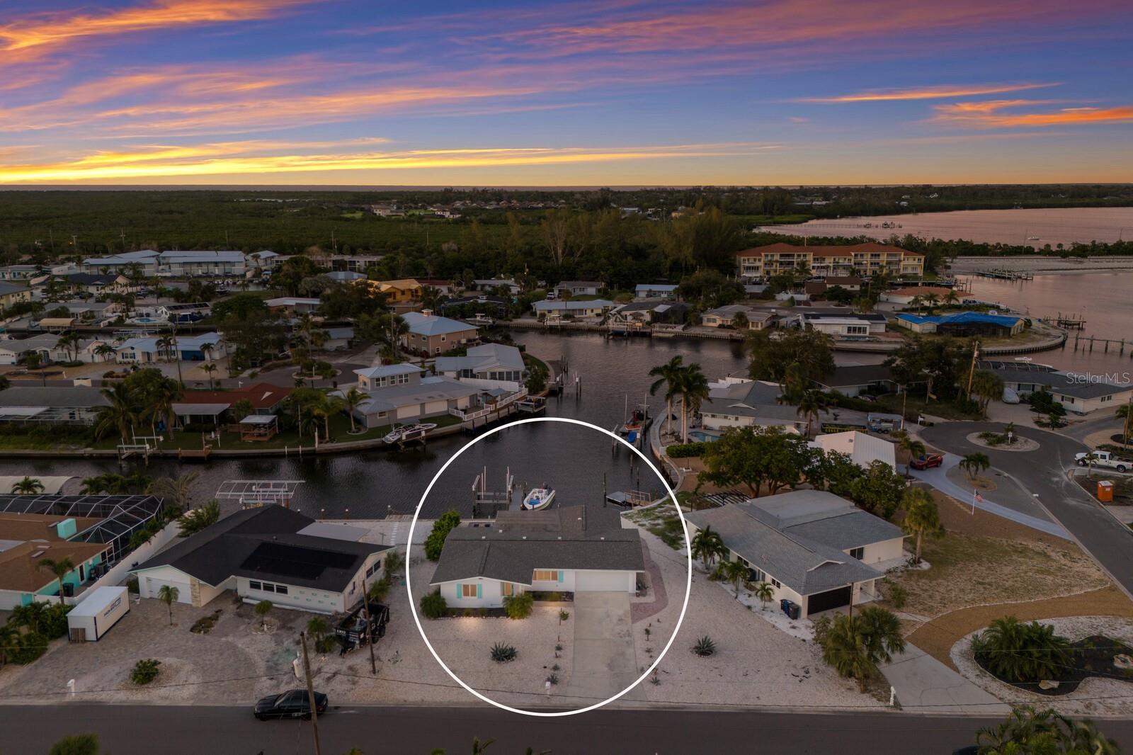 Image 2 of 37 For 10008 Spoonbill Road E