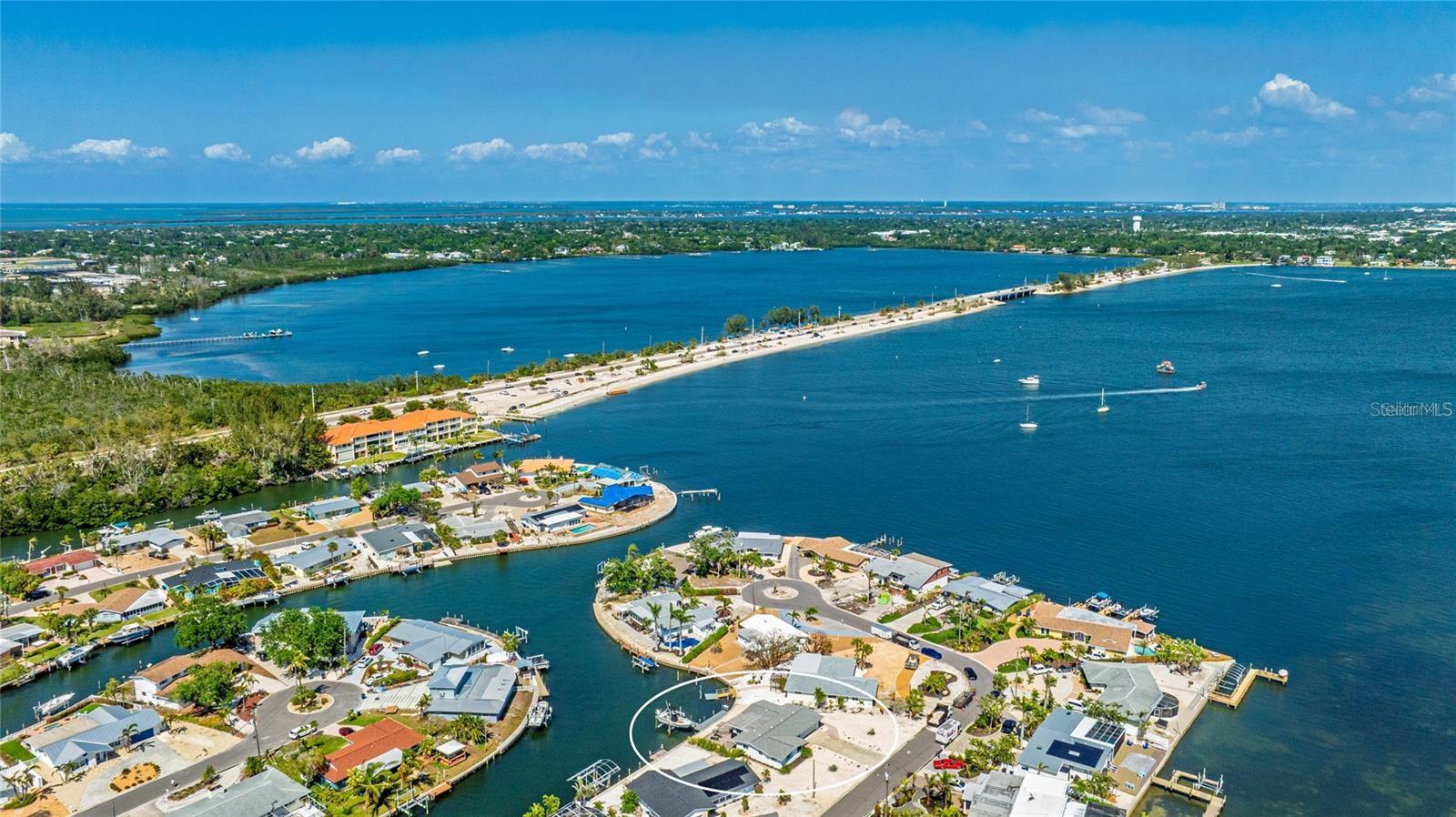 Image 3 of 37 For 10008 Spoonbill Road E