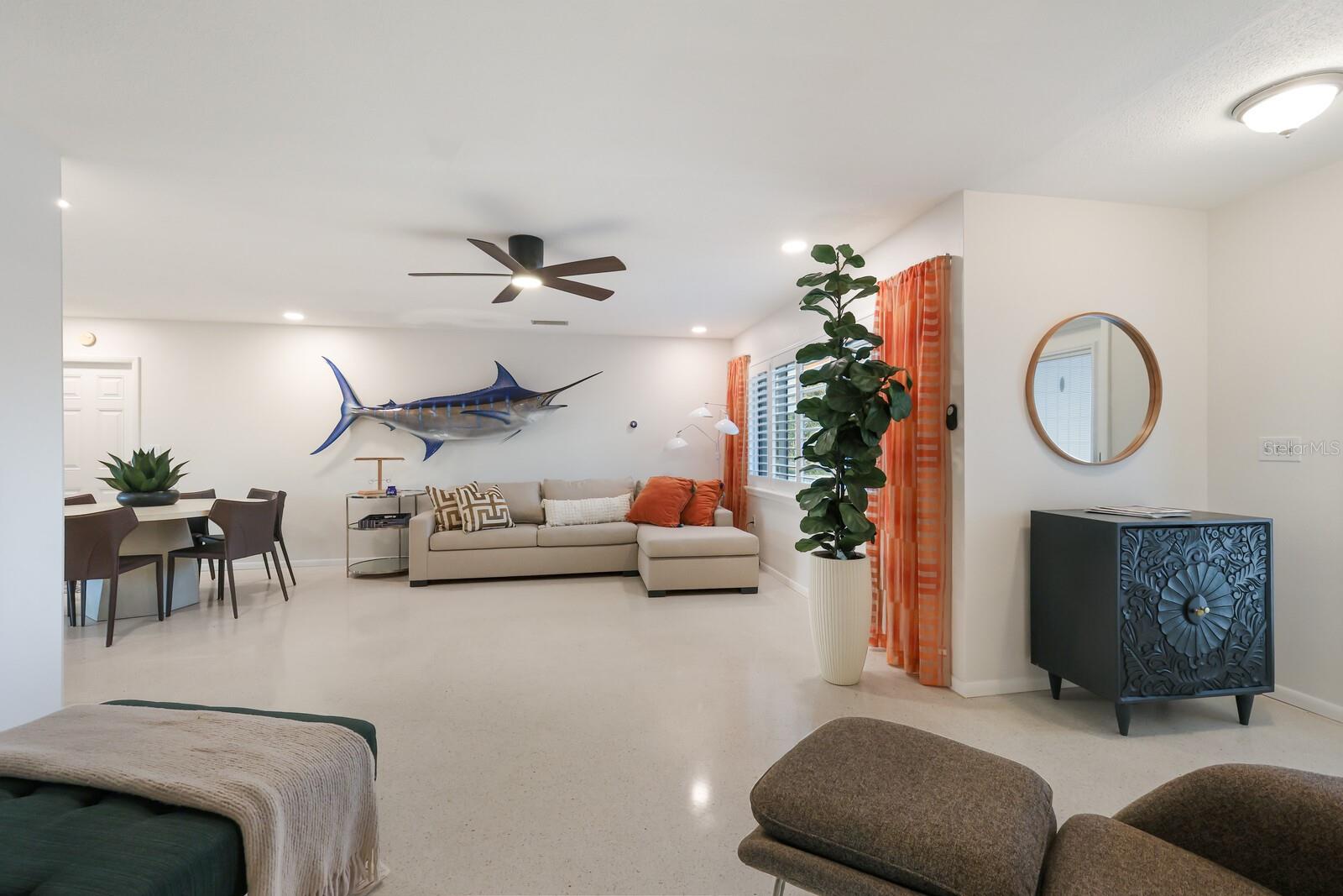 Image 5 of 37 For 10008 Spoonbill Road E