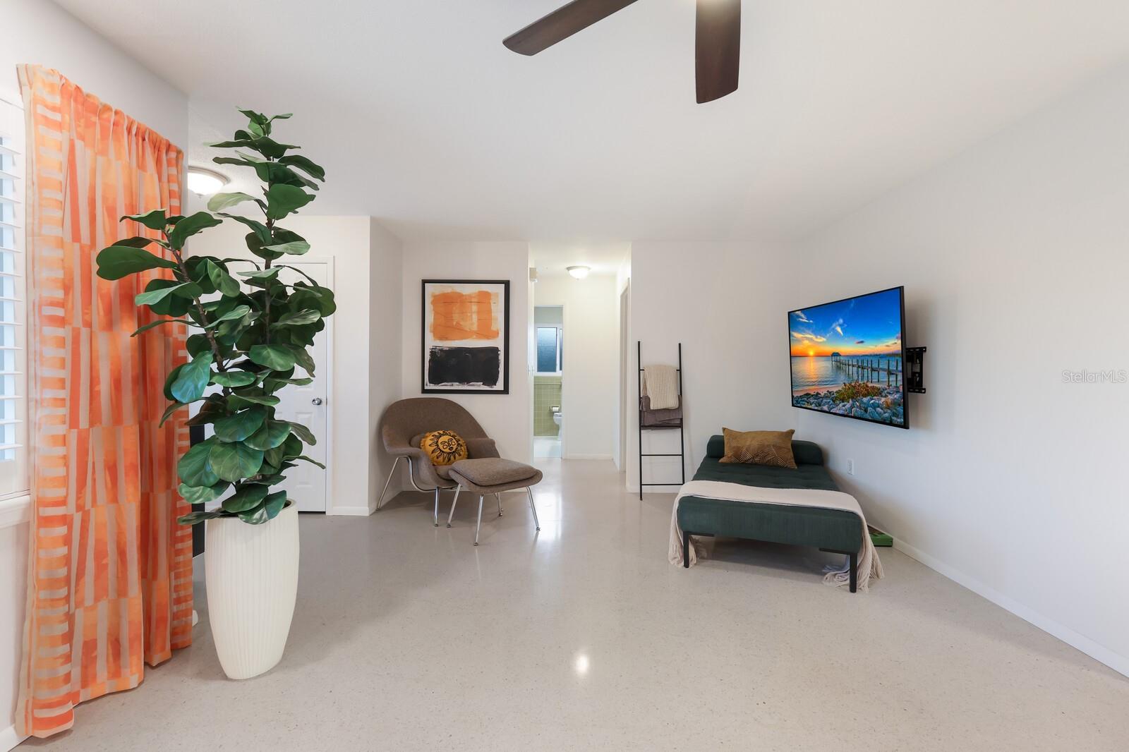 Image 6 of 37 For 10008 Spoonbill Road E