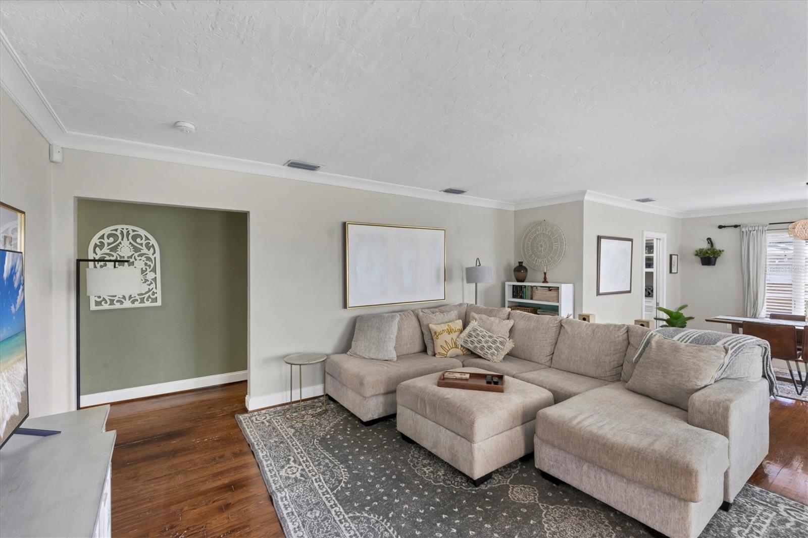 Image 13 of 51 For 202 22nd Street W