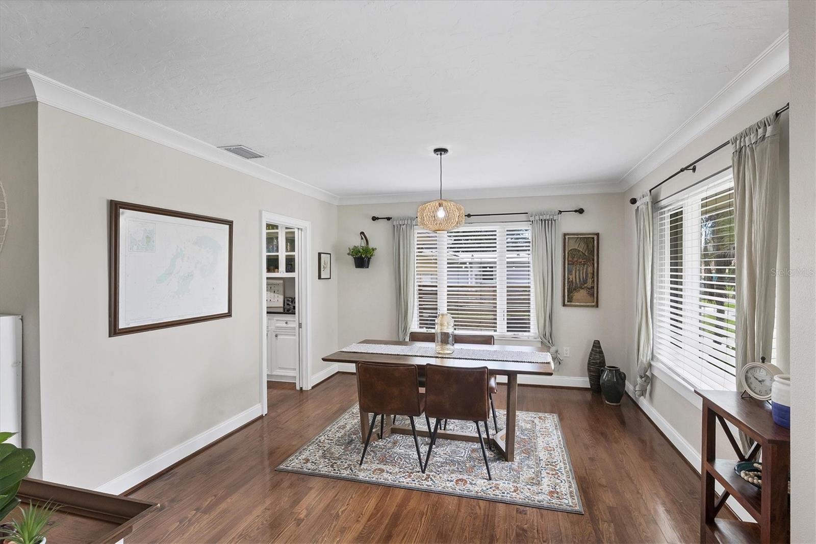 Image 16 of 51 For 202 22nd Street W