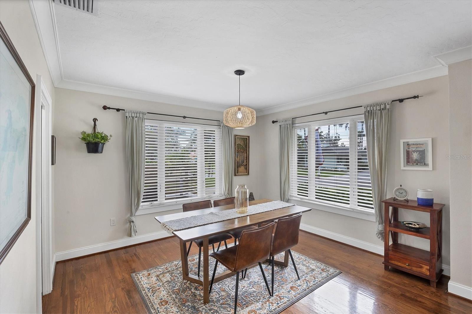 Image 17 of 51 For 202 22nd Street W
