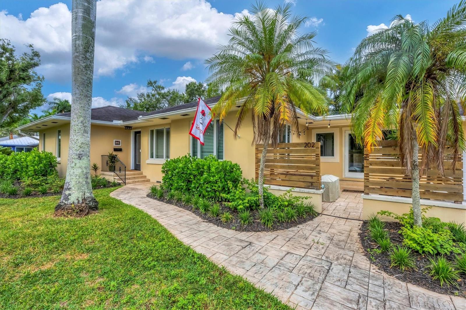 Image 2 of 51 For 202 22nd Street W