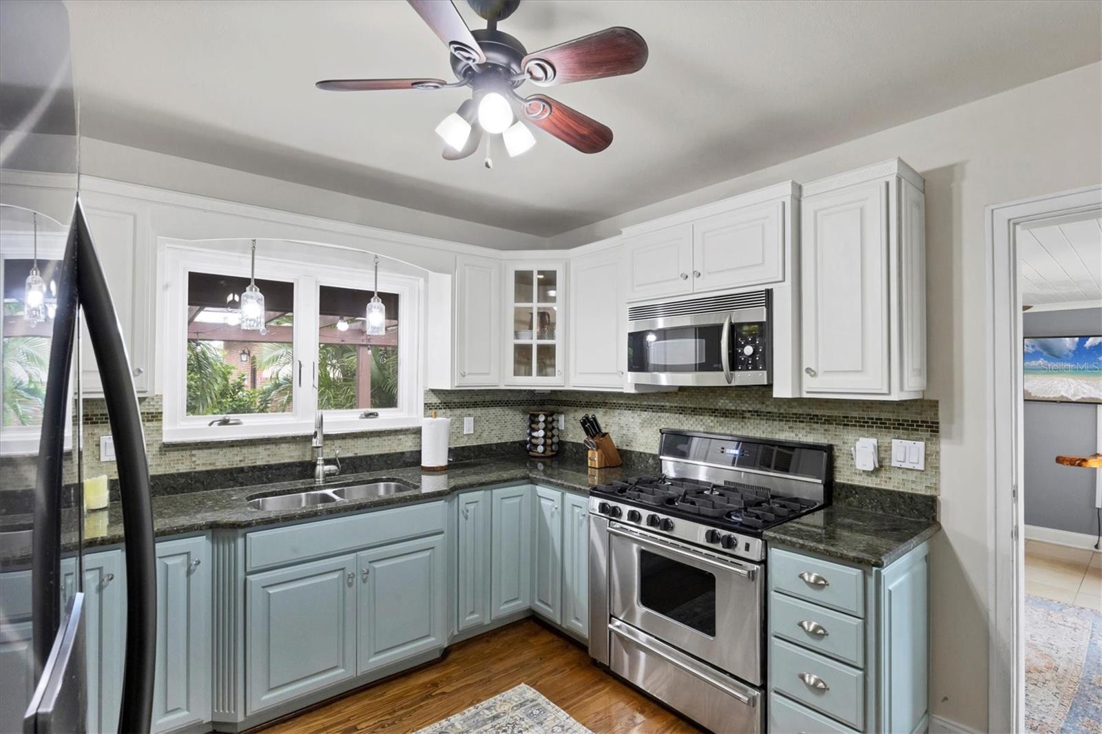Image 22 of 51 For 202 22nd Street W