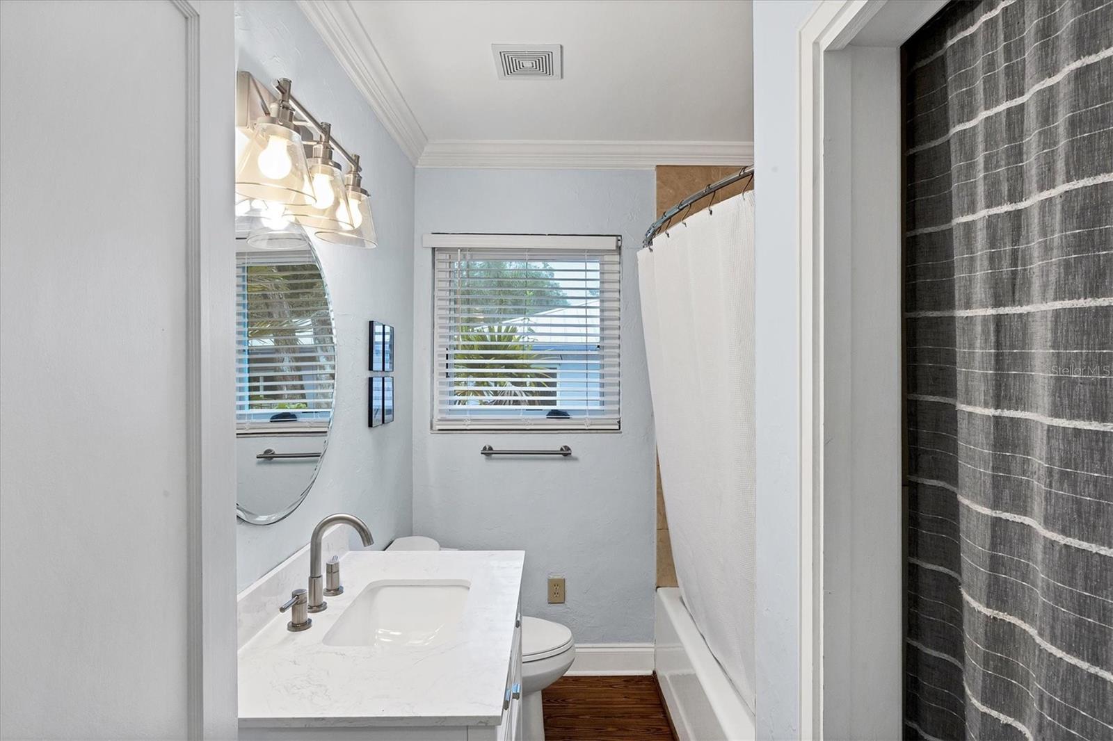Image 31 of 51 For 202 22nd Street W