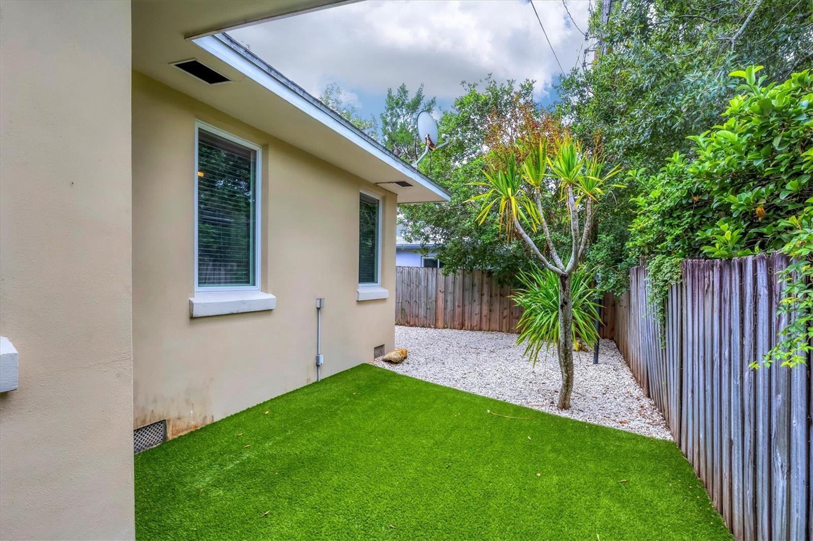 Image 36 of 51 For 202 22nd Street W