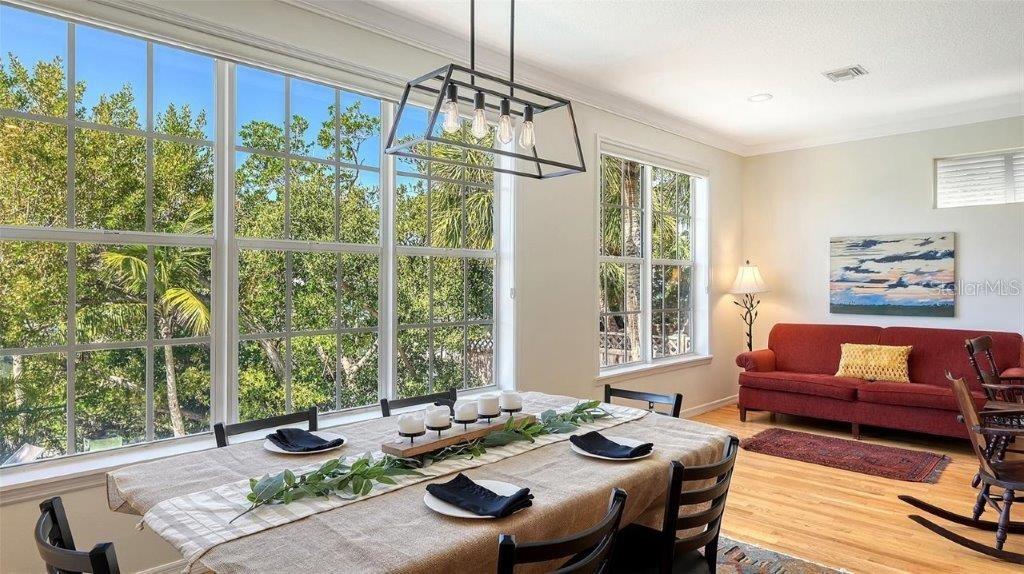 Image 11 of 43 For 4922 Commonwealth Drive