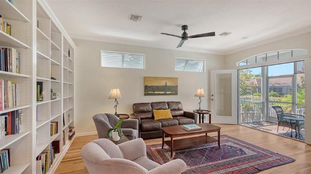 Image 13 of 43 For 4922 Commonwealth Drive