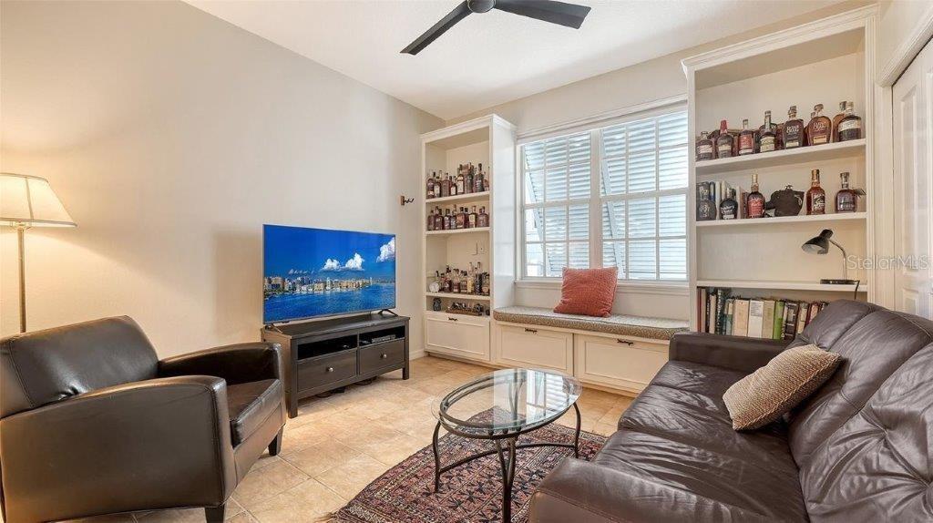 Image 21 of 43 For 4922 Commonwealth Drive