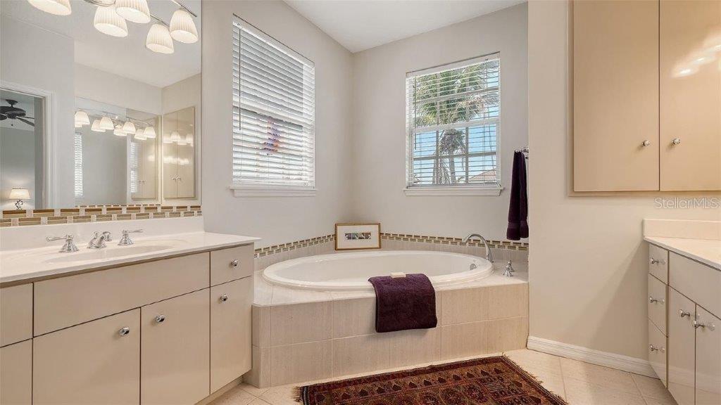 Image 27 of 43 For 4922 Commonwealth Drive