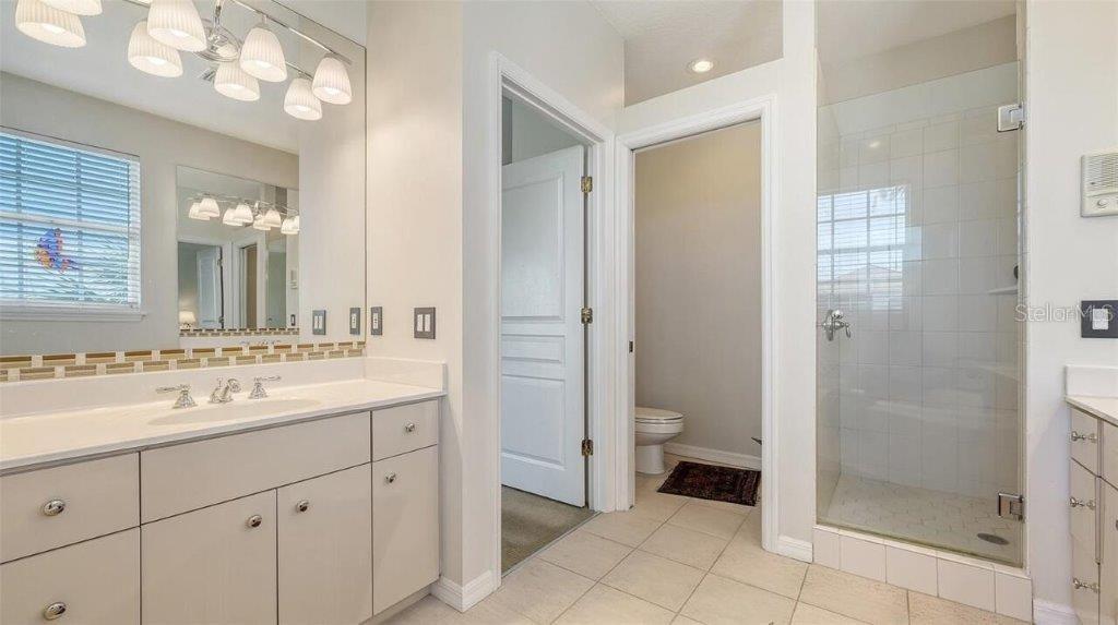 Image 28 of 43 For 4922 Commonwealth Drive