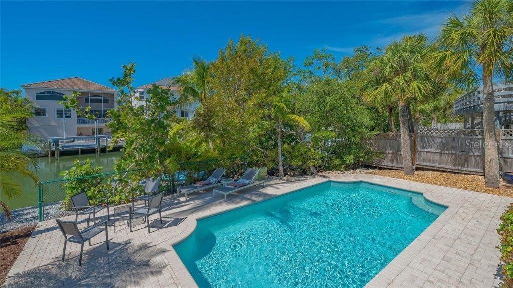 Image 34 of 43 For 4922 Commonwealth Drive